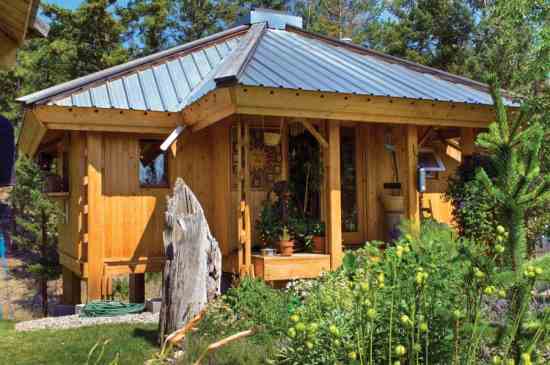 The house is built of local lodgepole pine. The ventilated, insulated double metal roof reflects heat away from the house during the hot Okanagan summers.